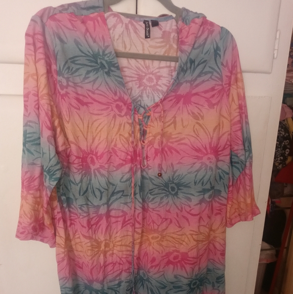 Vibrant women's top/beach cover up - Picture 2 of 4